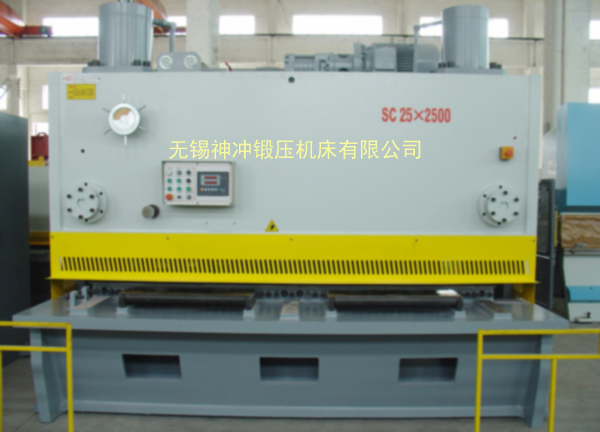 QC11Y-25×2500液壓剪板機(jī)2.jpg