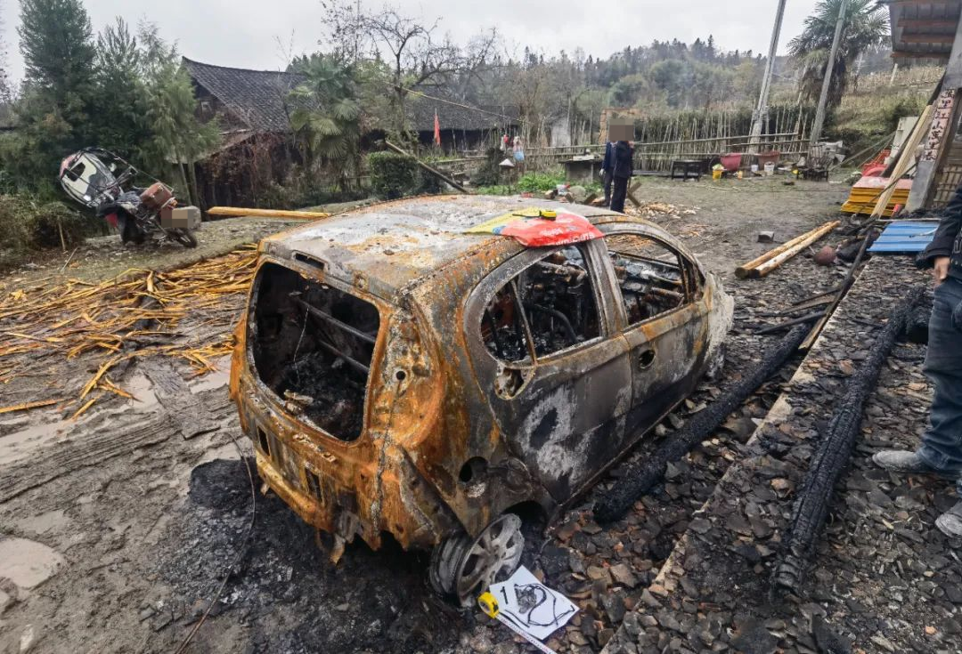 67輛新能源客車過火，現(xiàn)場濃煙沖天！